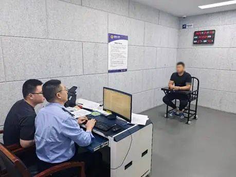 你举报，我行动！4人已被成都交警拘留！